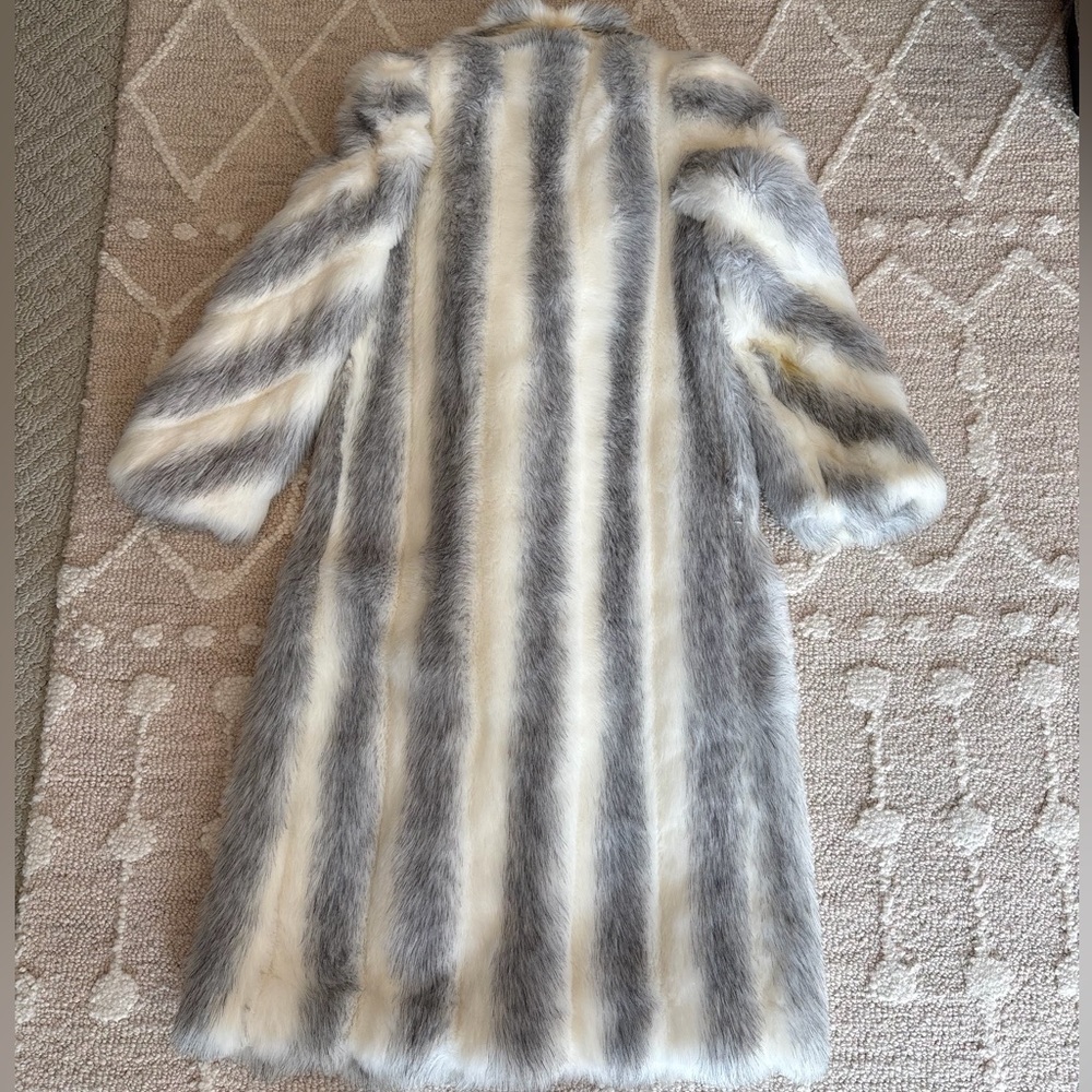 Vintage AVEC TU 1970s white Faux chinchilla Fur long coat - Picture 2 of 5